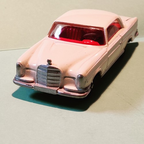 Mercedes 220 corgy toys - se, ref