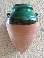 Vase mural en terre cuite