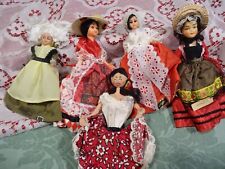 5 poupées folkloriques anciennes= bourbonnay.ile oléron .vénézuela belles robes