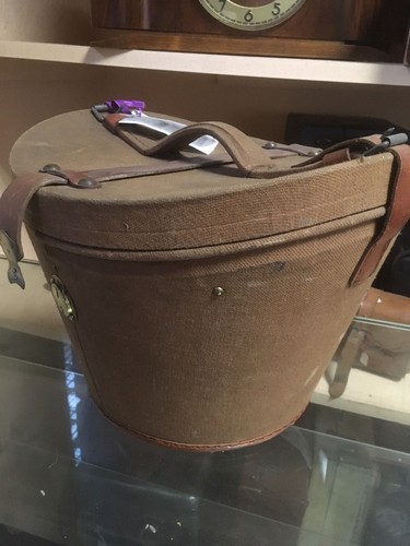 R1429 malle chapeau haut de - malle,