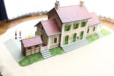 A   VENDRE   UNE   MAQUETTE