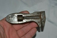 Ancienne petite clef anglaise