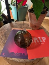 Boule de noël Meisenthal "GRIP" verte neuve. Collection 2025