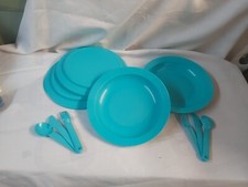 TUPPERWARE 2 assiettes et couvercle et couverts pique nique bleu turquoise flash