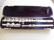 Flute traversière YAMAHA YFL211 SII plus produits d'entretient. Occasion TB état