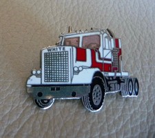 pins CAMION AMÉRICAIN double attache