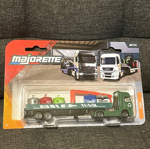 Miniature majorette mercedes - miniature,