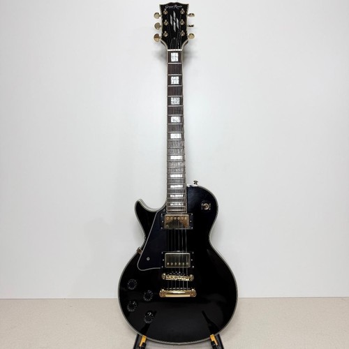 Guitare noire personnalisée