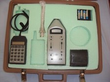 sonometres bruel kjaer valise sonomètre 2230 dosimètre4436 calibrateur4231.