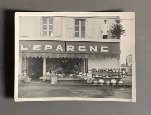 Photo old fronture store - photo,