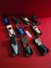 (14) voitures HUILOR  publicitaire, lot : tacots et autres  , en l'état...