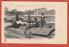 CPA - PARIS - 75  série " A LA PALETTE ROUGE " KUNZLI -  SUR UNE PENICHE