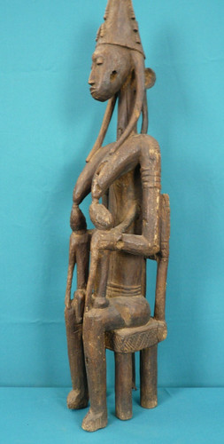 Ancienne statue maternité