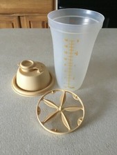 Tupperware Quick Shake - Blender / Mixer / Shaker 2 Cup  Wheat Lid Sheer Shacker