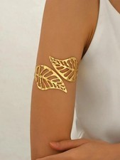 Mode 10K or Jaune Sur Creux Feuille Drapé Around Bras Manchette En Réglable Size