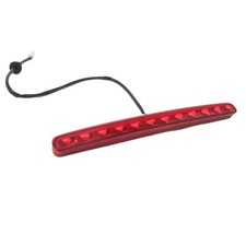 Troisième feu stop rouge pour