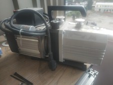 2 pompes à vide Leybold