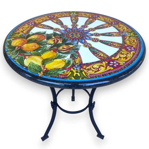 Table ronde pierre lavique - en,