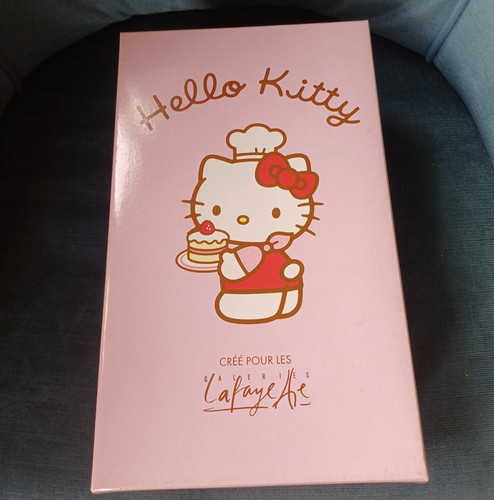 Peluche hello kitty crée pour - hello,