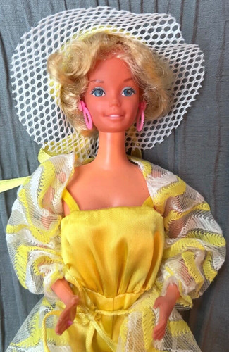 Pretty changes barbie - barbie, doll