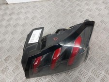 Feu arriere principal droit