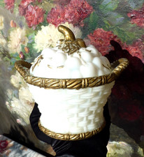 ANCIEN POT/ SUCRIER en OPALINE BICOLORE à décor de panier de fruits XIXe