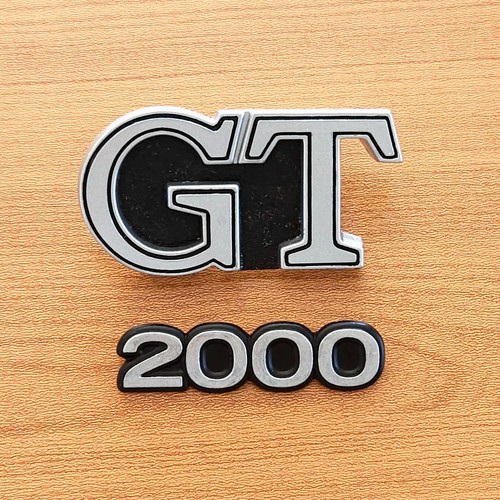 Toyota celica 2000 badge - celica,