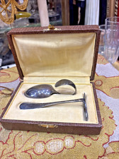 ancienne cuillere a bébé et