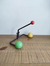 Ancien Porte Manteau en Fer Forgé 3 Patères Boules Rouges Jaune Vert Vintage 50s