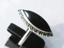 BELLE BAGUE "MARQUISE" ANCIENNE 1960/70 en ARGENT / ONYX et MARCASSITE / T.56