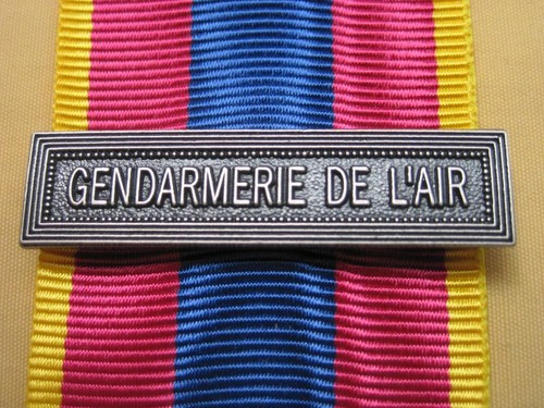 Agrafe gendarmerie l - agrafe, l'air