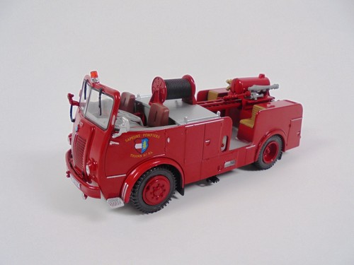 Véhicule pompiers berliet - de,