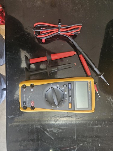 Fluke 179 digital multimeter - 179,
