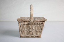 Ancien petit panier de poupée en osier, pique nique, hauteur 13 cm