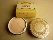 ANCIENNE BOITE A POUDRE NATURELLE DE GEMEY PLEINE SCELLEE AVEC SURBOITE