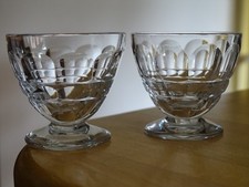 BACCARAT CRISTAL 2 ANCIENS PETITS VERRES A LIQUEUR  MODELE CHARMES signés 4,5 cm