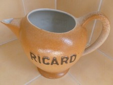 AUTHENTIQUE BROC CARAFE RICARD EN GRES MADE IN FRANCE  + VERRE GRAVURE EN RELIEF