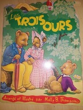 LIVRE  POP UP LES TROIS