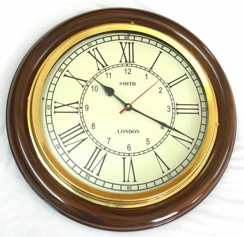 Horloge murale romaine