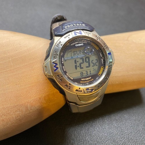 Montre numérique pour homme