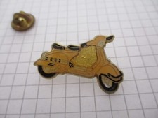 YELLOW COLOR VESPA SCOOTER - VINTAGE PIN - PRIVATE COLLECTION - us6