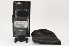 Flash TTL externe Ricoh GF-1