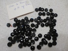 lot 85 ancienne perle en jais