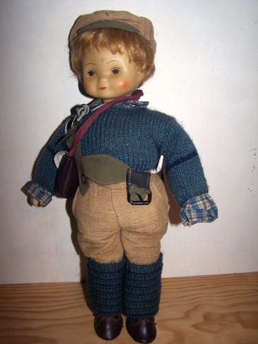 Poupée ancienne avec habit - poupée,