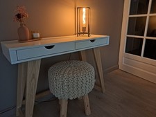 console ou bureau de style scandinave. Idéal pour entrée, chambre, voin bureaux