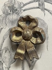 Ancien Cache Clou forme noeud