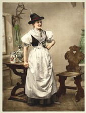 Photochrome Femme en Costume