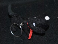 Peluche doudou porte clé chien noir yeux & nez blanc ruban rouge 11 cm long TTBE