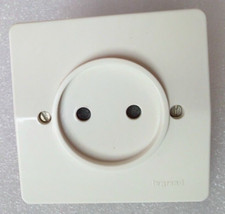 Legrand Neptune Prise  2P  à