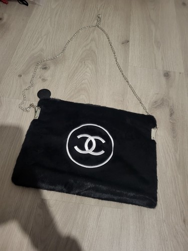 Trousse chanel fourrure douce - trousse,